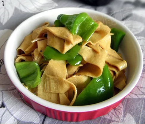 Tofu sauté au poivron vert