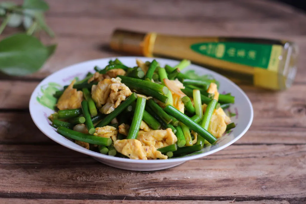 Garlic Sprouts Stir-Fried Eggs