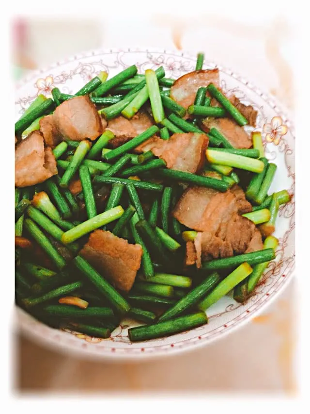 Garlic Shoots Stir-Fried with Pork