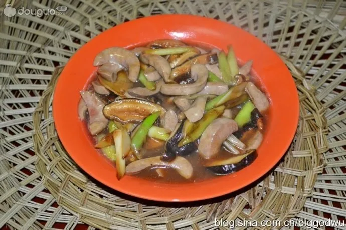 Roux de porc sauté aux champignons
