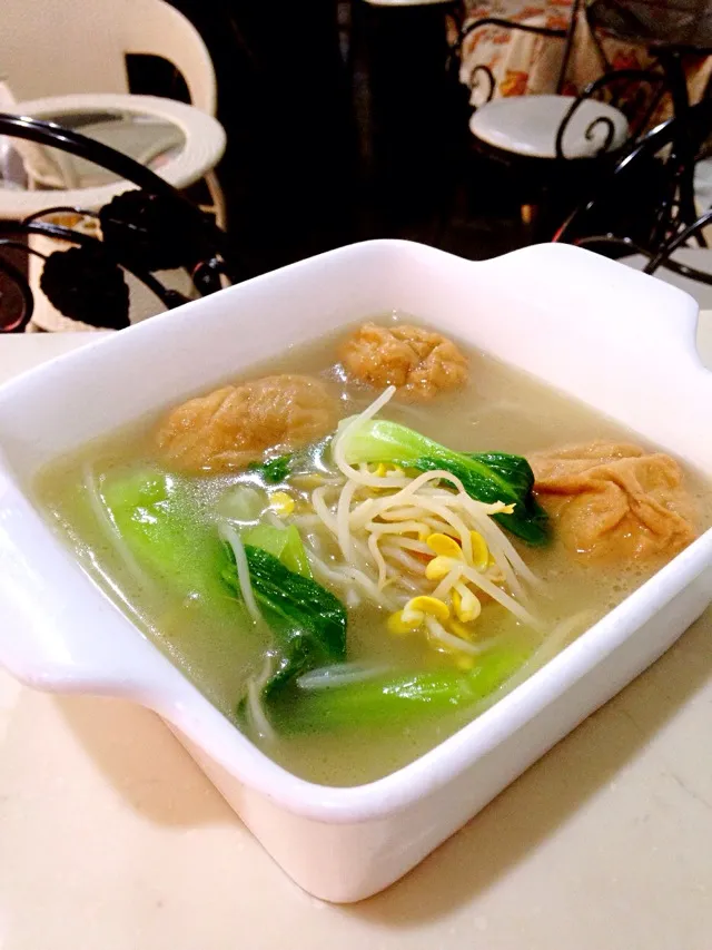 Oil-Blanched Mung Bean Sprout and Greens Soup