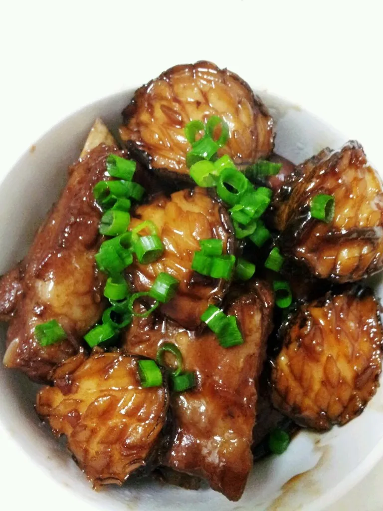 Abalone in Umido con Costine di Maiale
