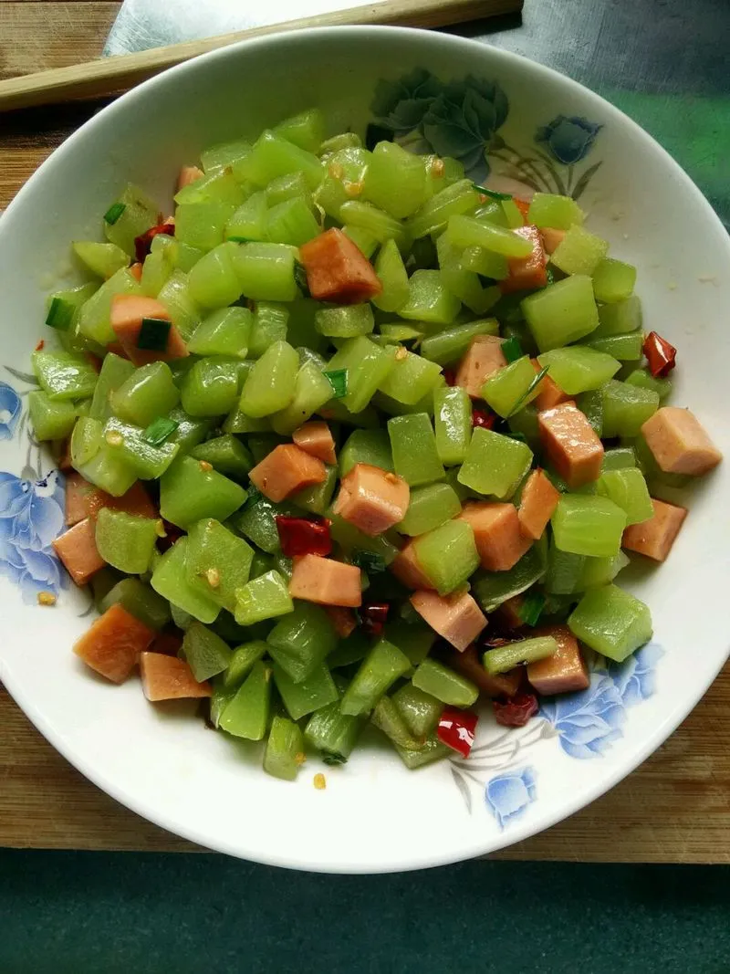 Lettuce and Ham Dices