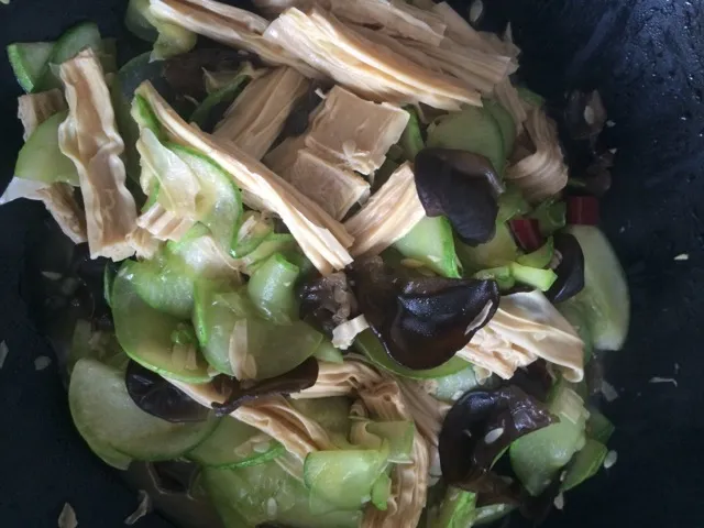 Stir-Fried Cucumber