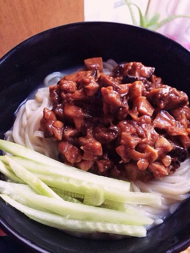 Exclusive Fried Sauce Noodles with Mushrooms