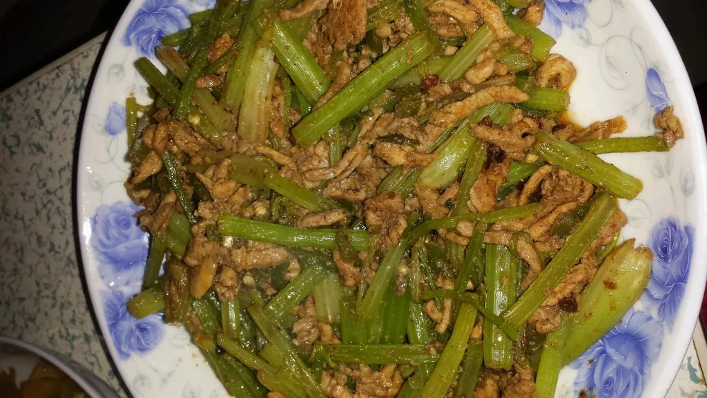 Stir-Fried Celery with Meat