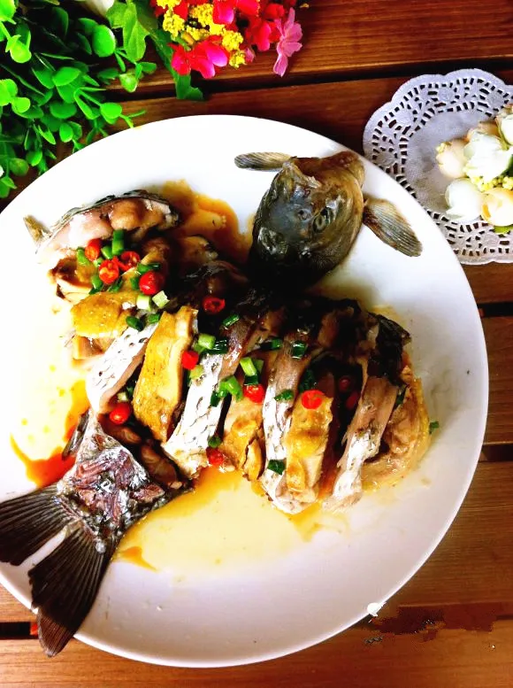 Steamed Carp with Salted Chicken