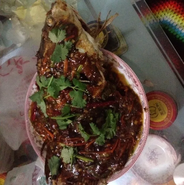 Poisson à la vapeur avec sauce piquante