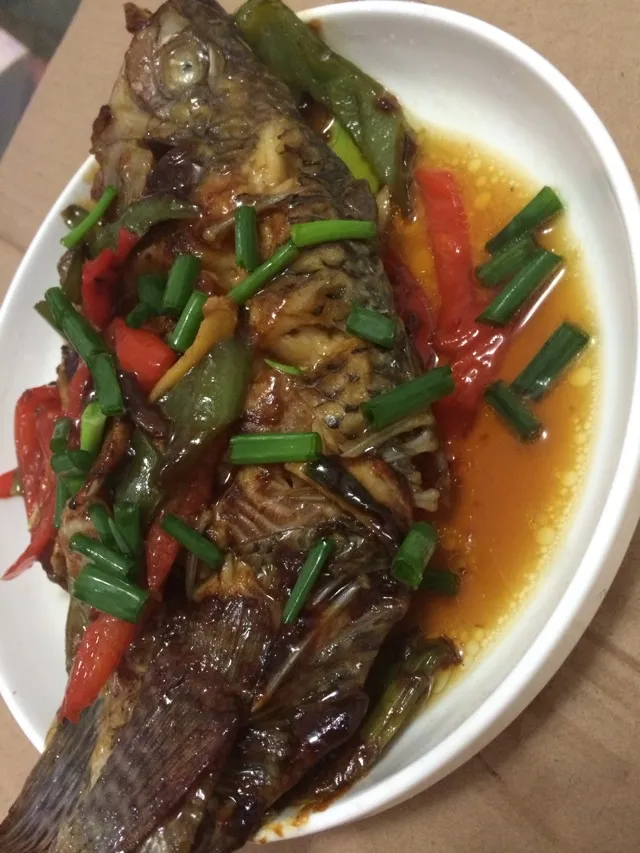 Stir-fried Louhe Fish