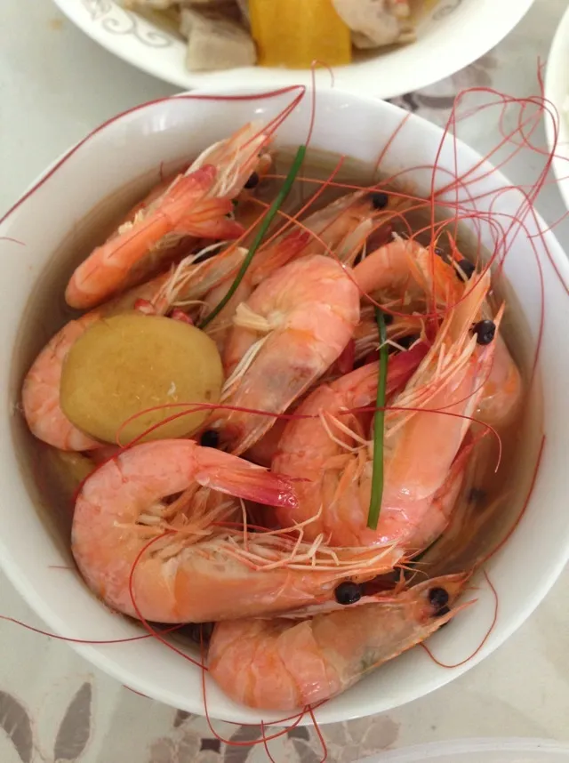 Steamed Prawns with Salted Water