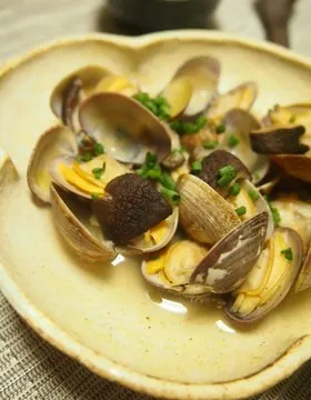 Steamed Clams in Wine