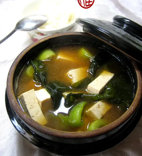 Zuppa di Tofu e Pasta di Soia Fermentata