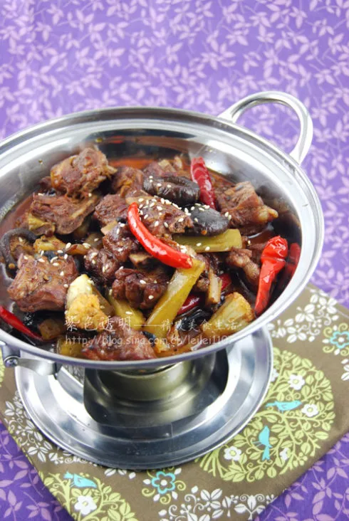Braised Pork Ribs with Red Wine and Fermented Soybeans