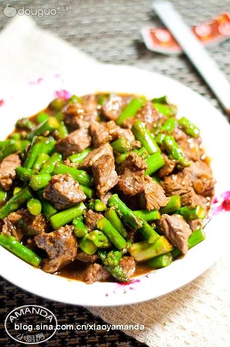 Boeuf à l'asperge et sauce d'huître