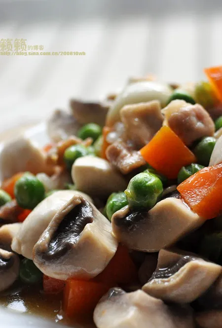 Poulet aux champignons avec trois tranches