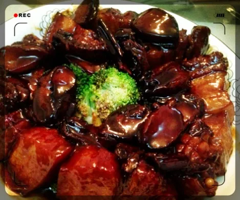 Braised Pork with Small Abalone