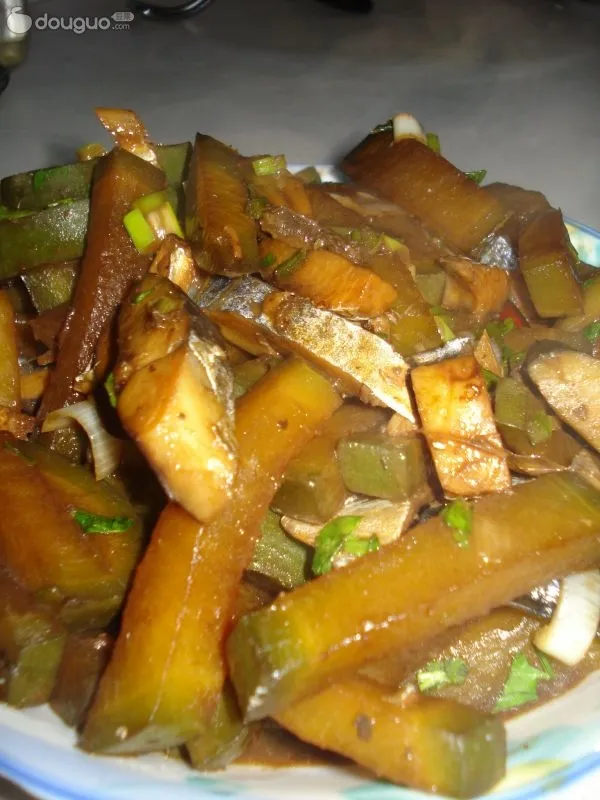 Braised Radish with Salted Fish