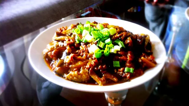 Aubergine à la sauce de viande hachée