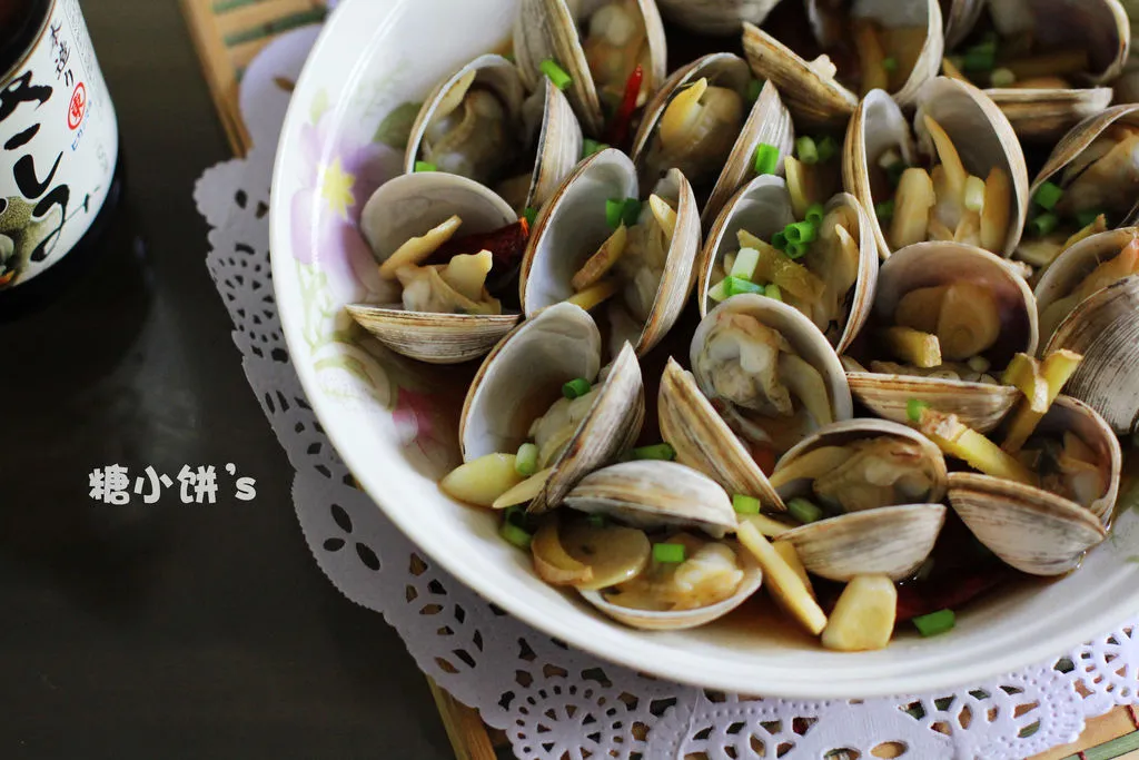 Steamed Clams in Wine