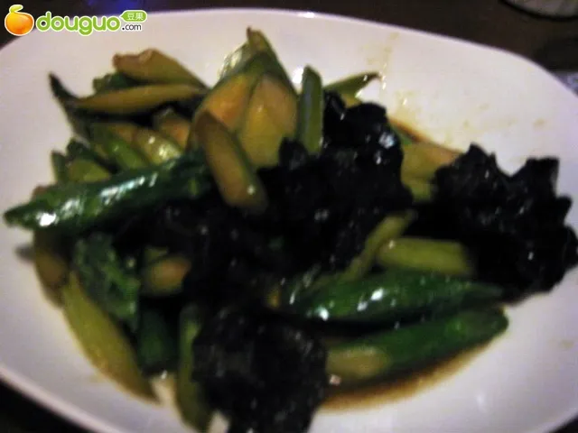 Stir-Fried Wood Ear with Cucumber