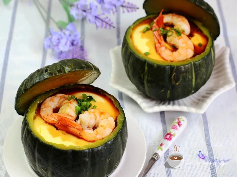 Custard di zucca, gamberi e uova