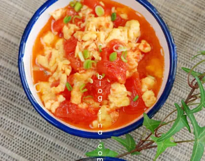 Huevos Revueltos con Tomate