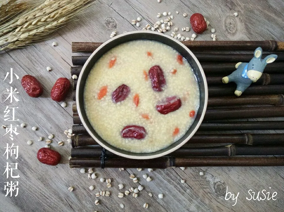 Porridge de riz et de datte rouge