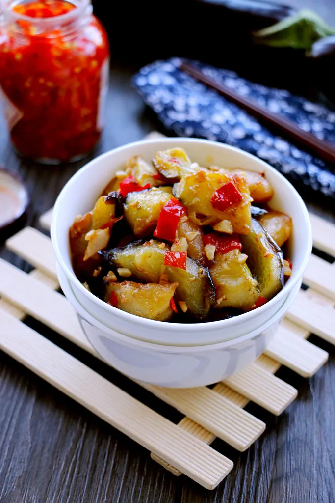 Aubergine au piment fermenté et à l'ail