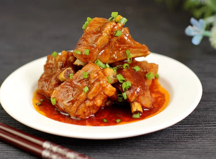 Côtes braisées à la sauce aigre-douce