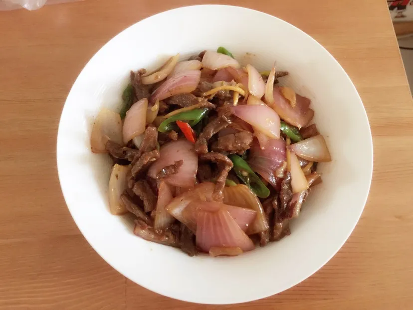 Stir-Fried Beef with Onion