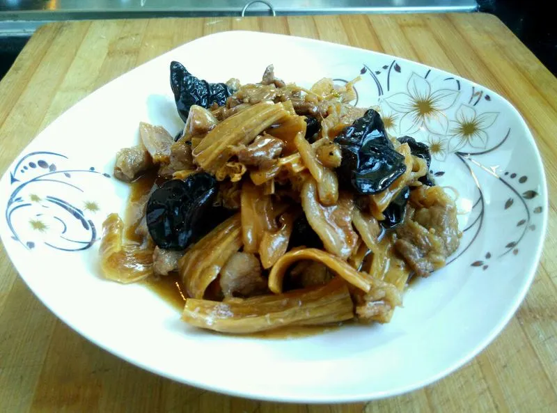 Funghi Stufati e Tofu Fritto