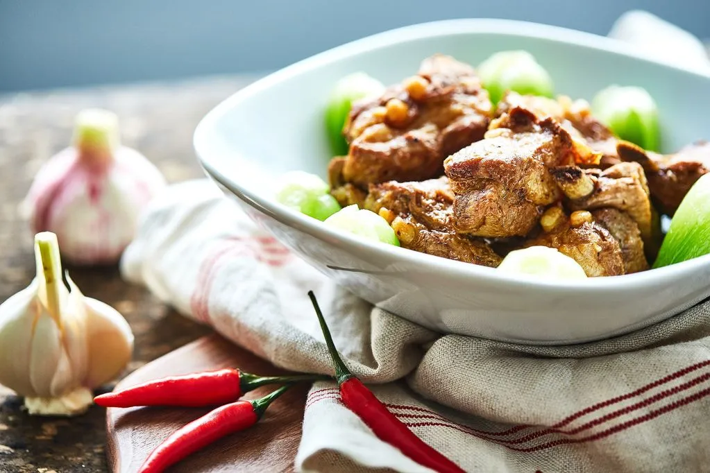 Riz aux côtelettes au sauce de soja fermenté