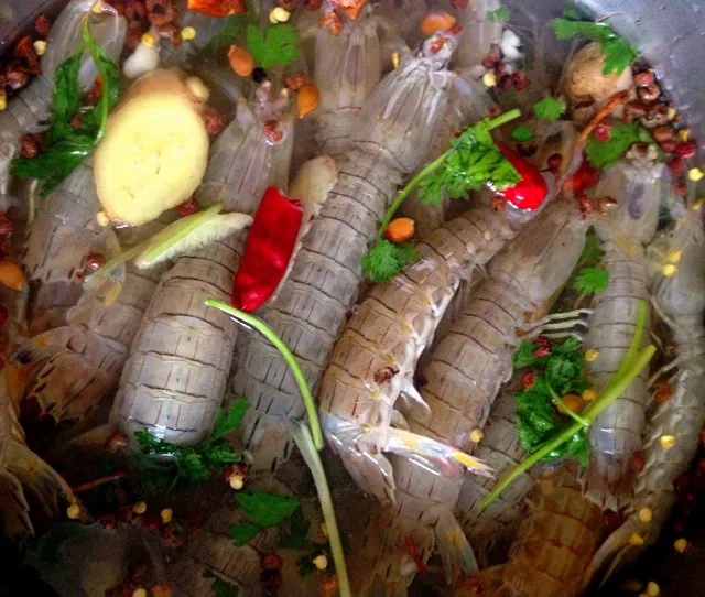 Crevettes à la Vapeur avec Sauce au Pickle