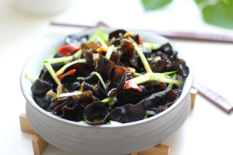 Insalata di Funghi Neri