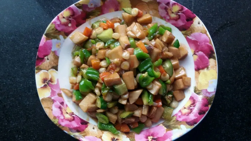 Stir-Fried Assorted Mushrooms and Vegetables