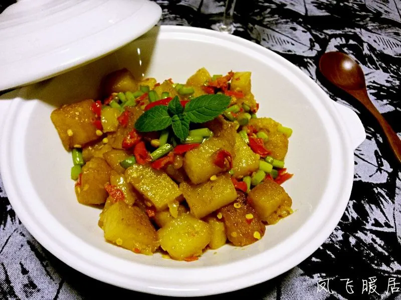 Garlic Shoot and Chili Stir-Fried Rice Tofu