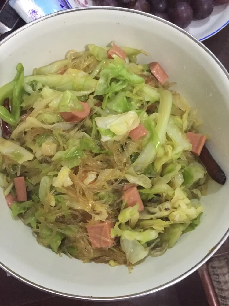 Braised Pork and Vermicelli in Lettuce Wrap