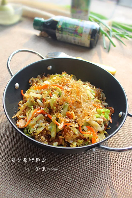 Stir-Fried Noodles with Chinese Cabbage