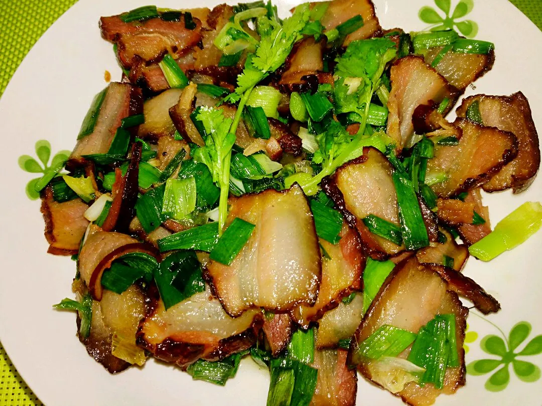 Cured Meat Stir-Fried with Garlic