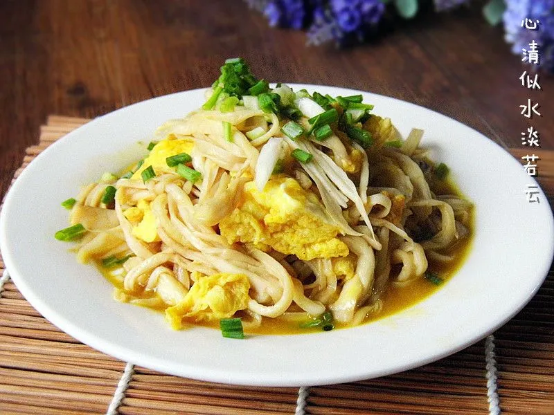 Stir-fried Eggs with Diced Abalone Mushrooms
