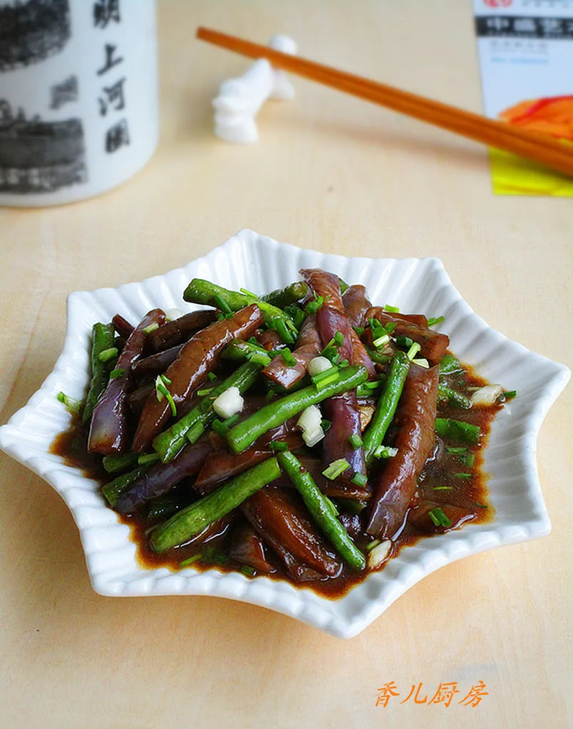 Aubergine à la sauce d'huître avec haricots yardlong