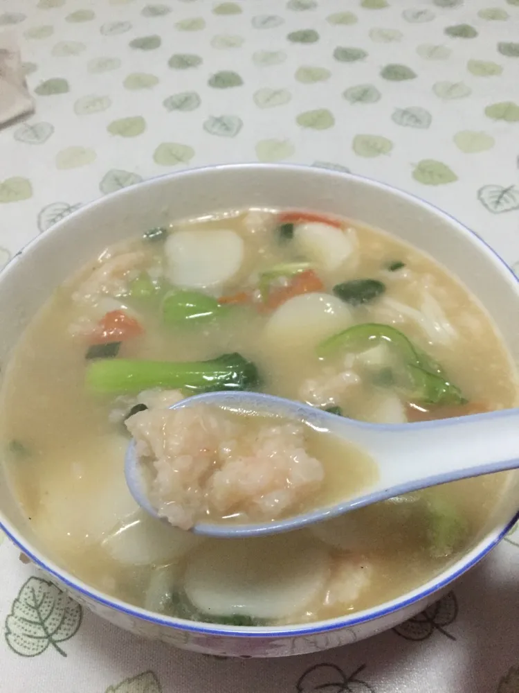 Prawn Ball and Rice Cake Soup