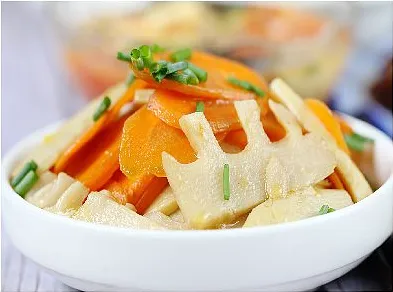 Stir Fry di Germogli di Bambù e Carote