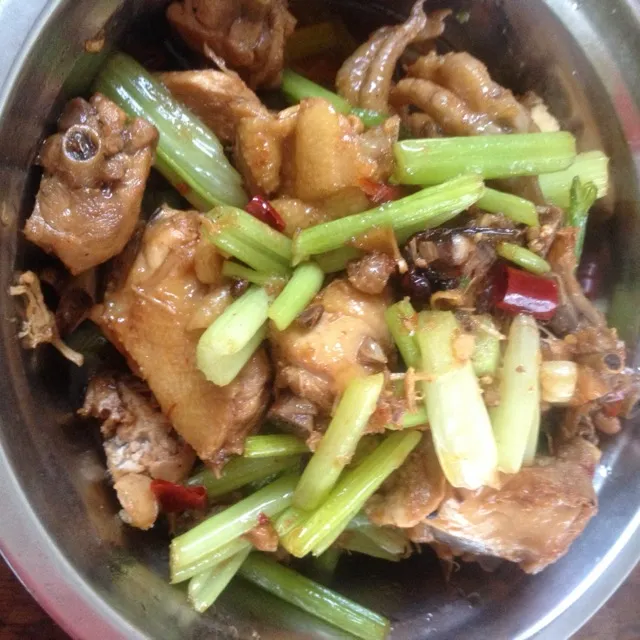 Celery Stir-Fried Chicken