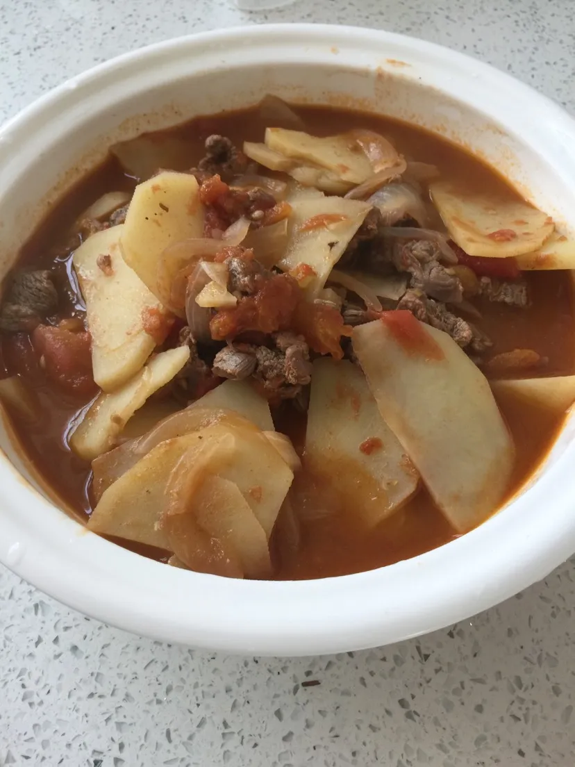 Beef and Tomato Sauce Noodle Soup