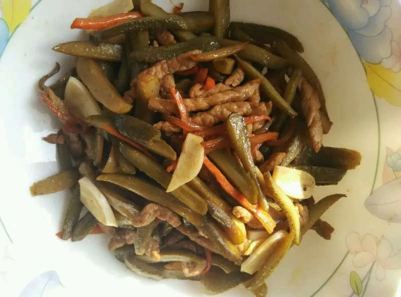 Stir-fried Pork with Sour Cucumber