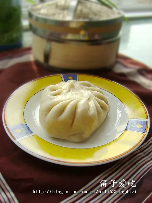 Braised Cabbage and Pork Buns