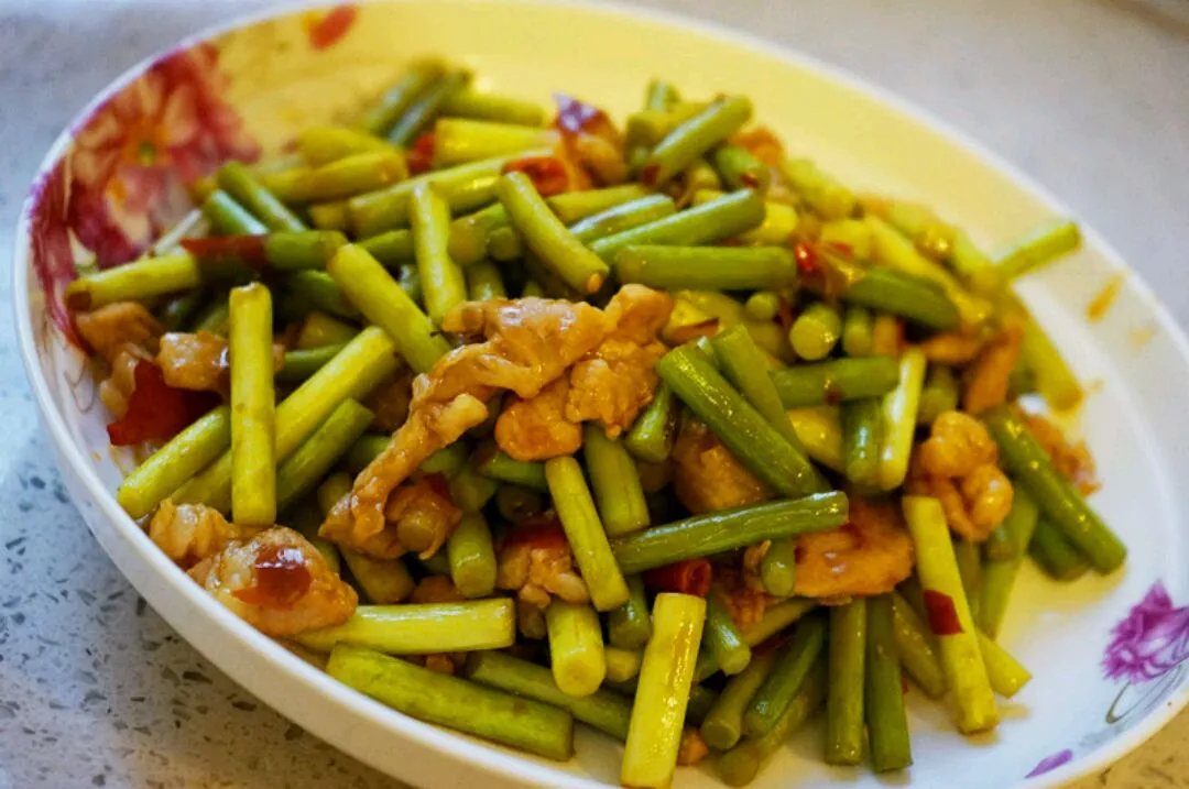 Spicy Garlic Shoots with Pork Belly