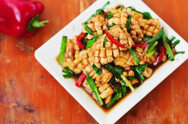 Squid Stir-Fried with Scallions