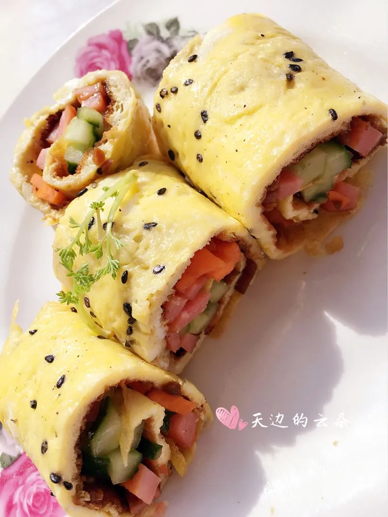 Three Delicacies Egg Roll